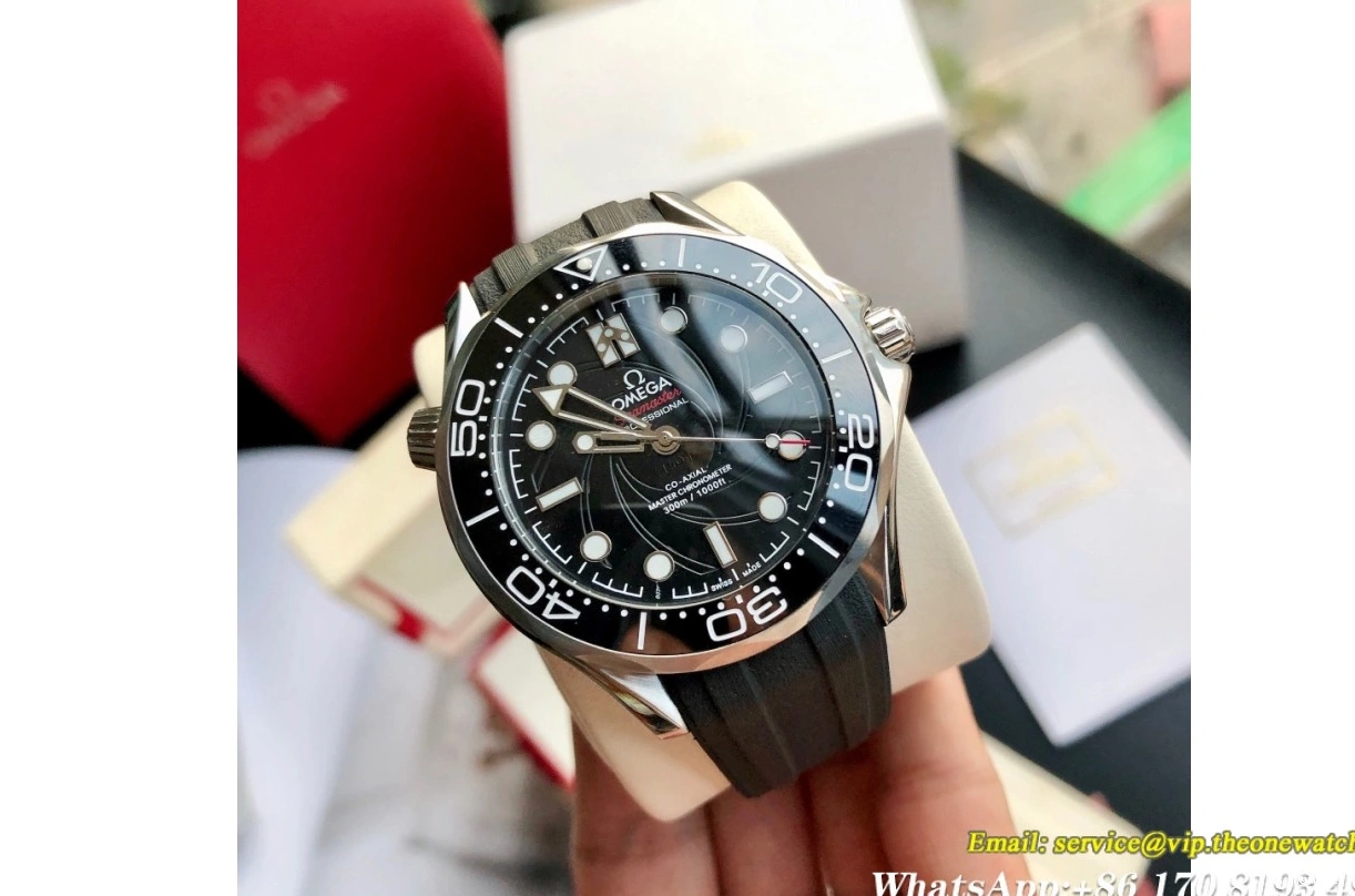 GDF 42mm RU Seamaster MY8215 300m Dial Black SS 0423